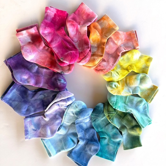 Green Tie Dye Socks Ice Dye Women's Colorful Tie Dye Hand Dyed Athletic Socks - Picture 3 of 5